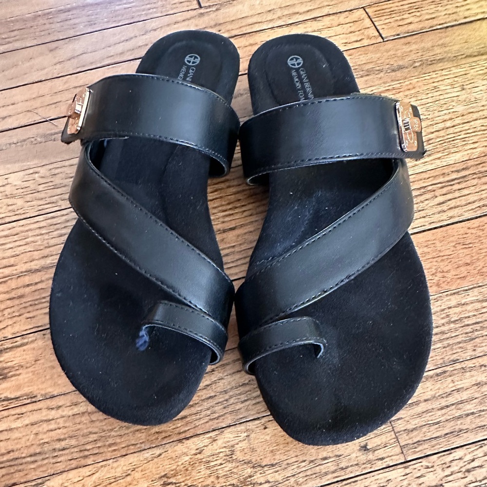 Like new Giani Bernini sandals - Picture 3 of 7